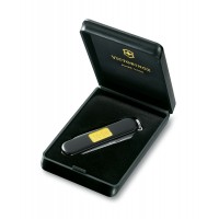 0.6203.87 Нож  Victorinox Classic SD черный с золотой пластинкой